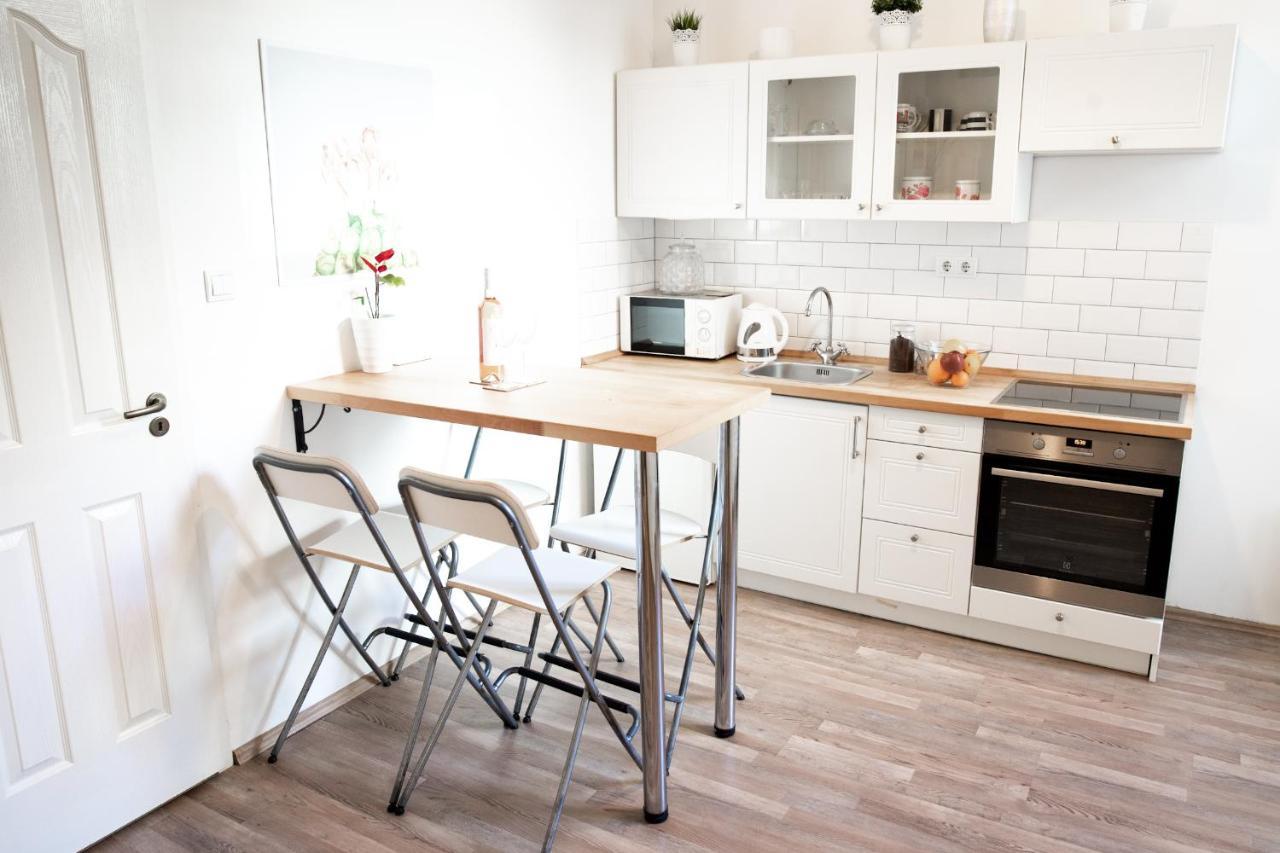 N28 Studio Apartment In Andrassy Boulevard. Budapest Kültér fotó